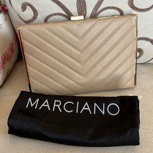 Marciano clutch